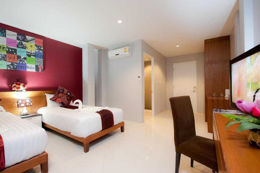 Rama Kata Beach Hotel Room photo