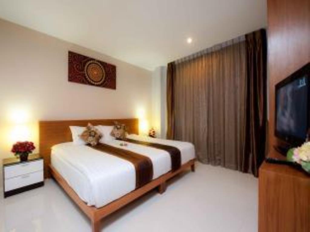 Rama Kata Beach Hotel Exterior photo